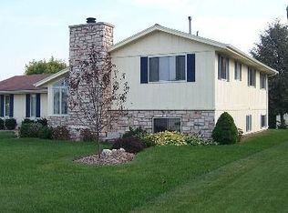 1009 Carver Ave, Sheboygan, WI 53083