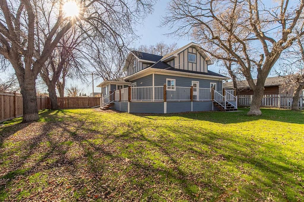 232 S 3rd Ave E, Bow Island, AB T0K 0G0 MLS A2087322 Zillow