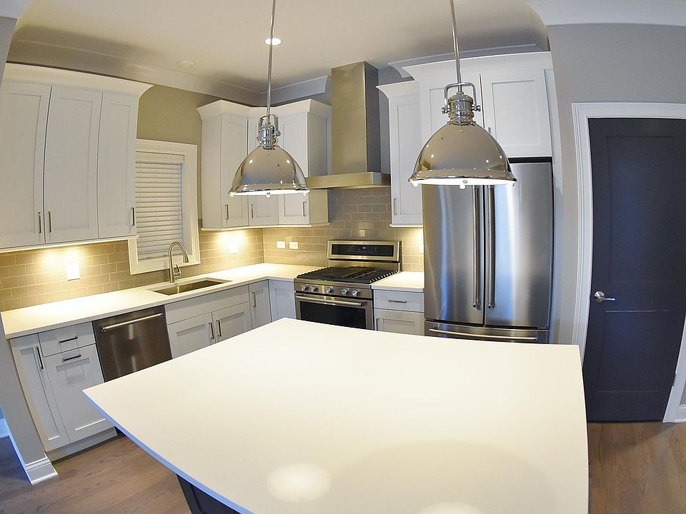 1st image of 2321 N Southport Ave #1R
