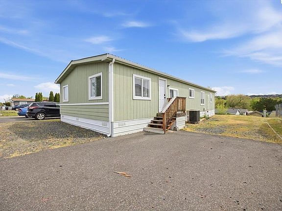 3rd image of 6605 W James St #647
