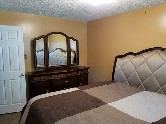 5th image of 641 W Sunset Dr
