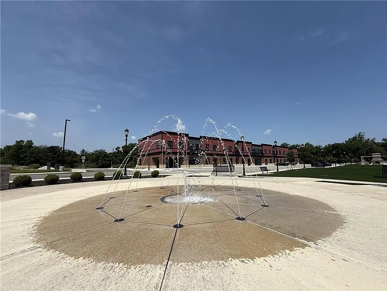 2 bed, $1,500 — Photo 3