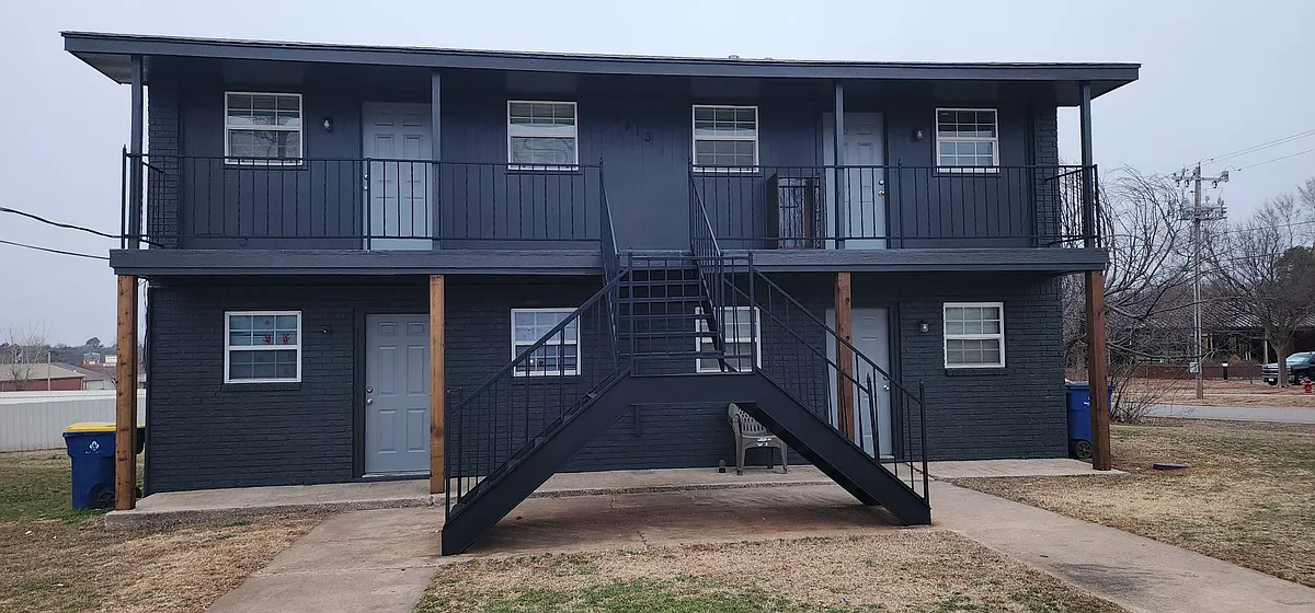 Building Photo - 2413 Muzzy St #4