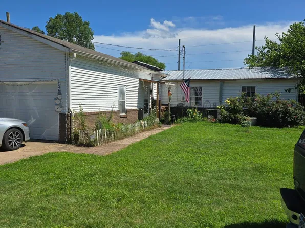 124 W Maple St, Paris, AR 72855