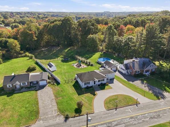 191 Lathrop St, South Hadley, MA 01075