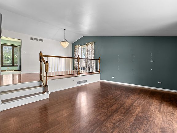5th image of 639 Laurel Dr