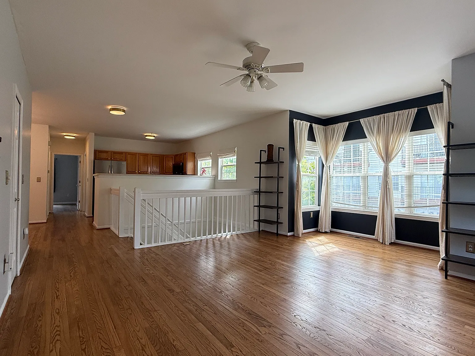 3 bed, 1268 sqft, $2,800 — Photo 2