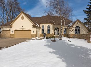 4 Birdie Ln, Chaska, MN 55318