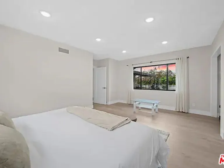 2617 S Beverly Dr — Photo 24