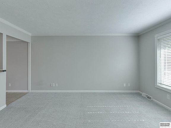 5th image of 15020 Westchester Cir