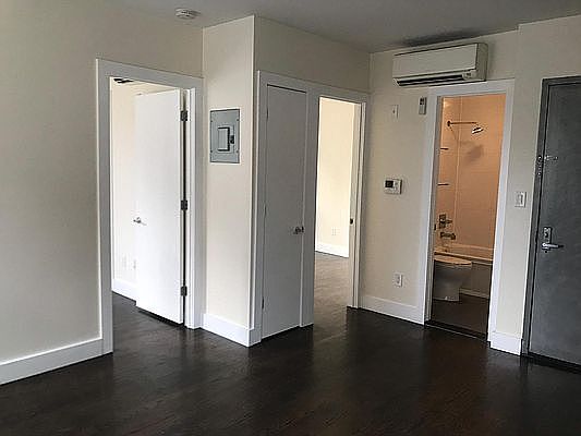 2nd image of 137 Montrose Ave APT 3R