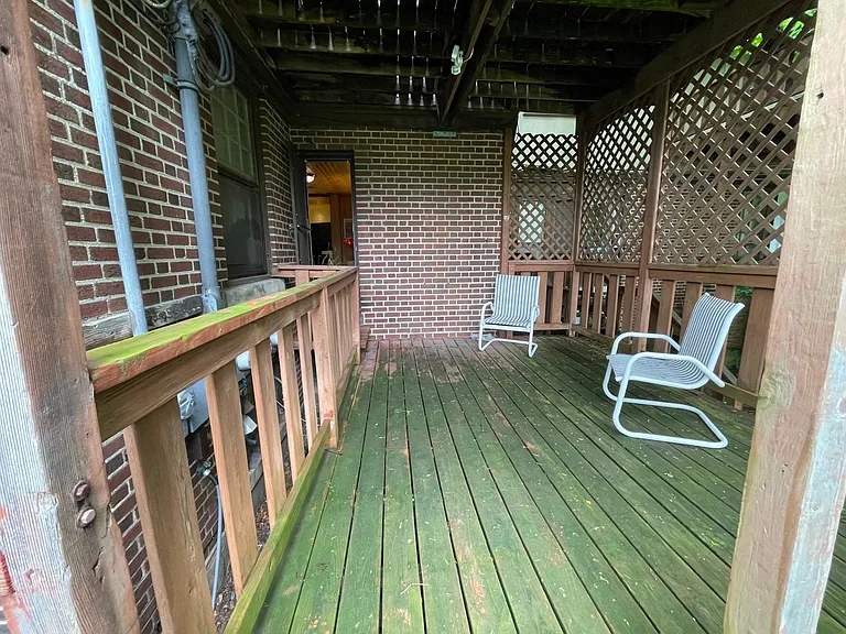 1052 Baldwin Ave — Photo 21