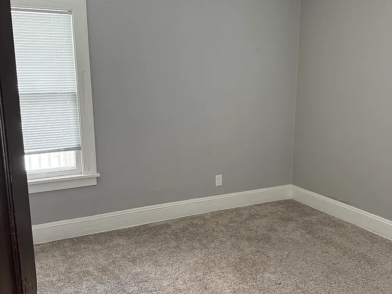 1640 Victoria Ave #1 — Photo 8
