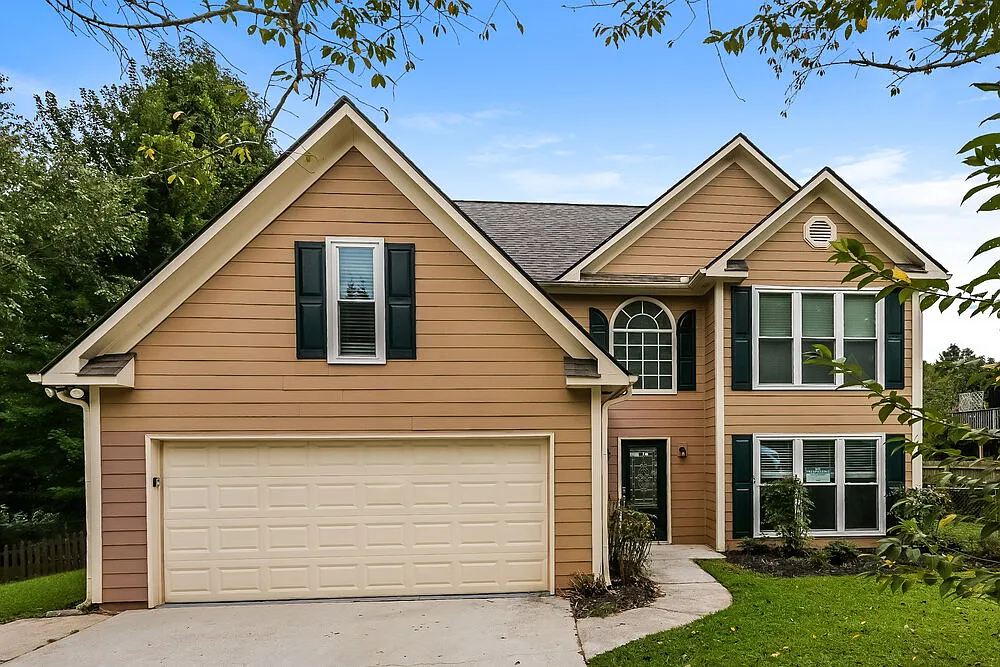3 bed, 2.5 bath, 2100 sqft, $2,335 — Photo 1