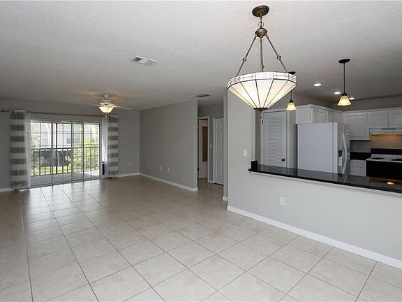 5th image of 2473 Kingfisher Ln #203I