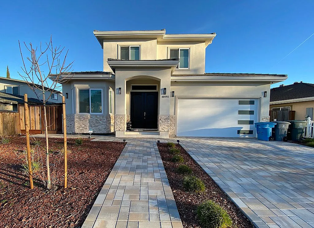 10592 Johansen Dr photo 1