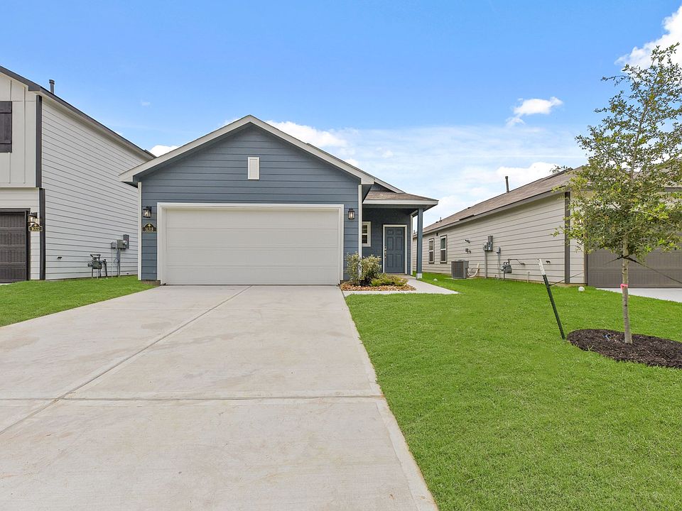 1st image of 16318 Airborne Arch Ln