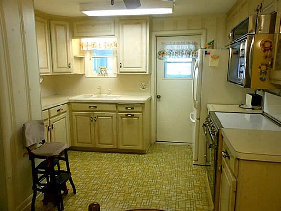 4th image of 4719 Bernice St