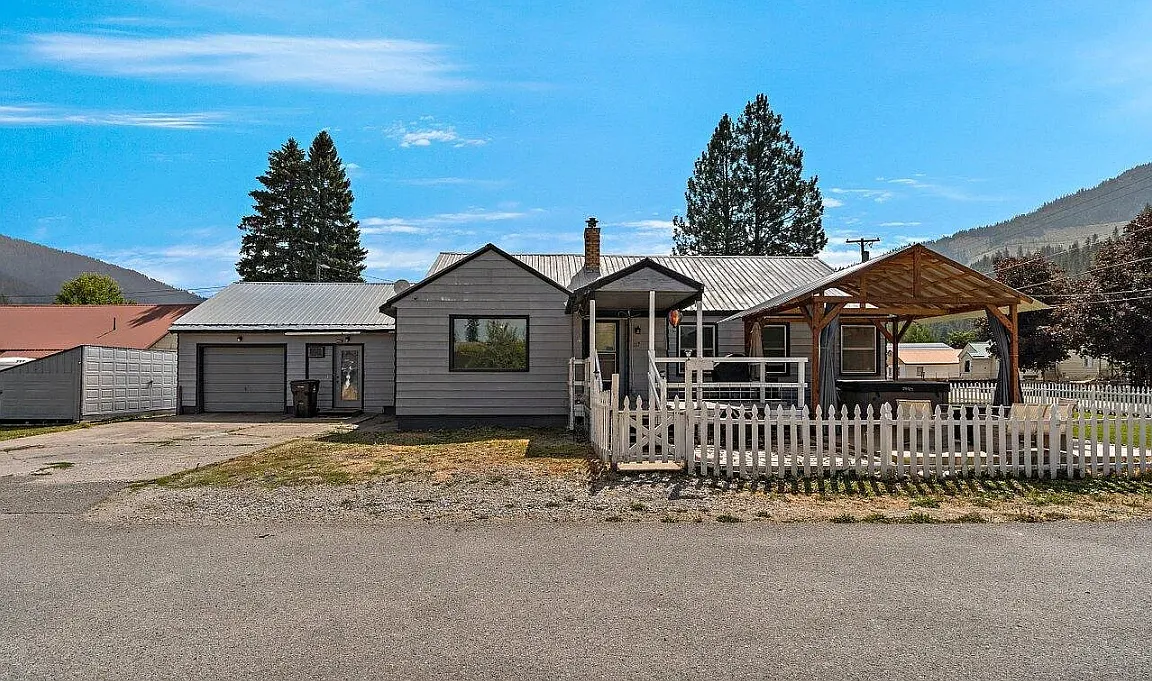 4 bed, 2810 sqft, $2,500 — Photo 1