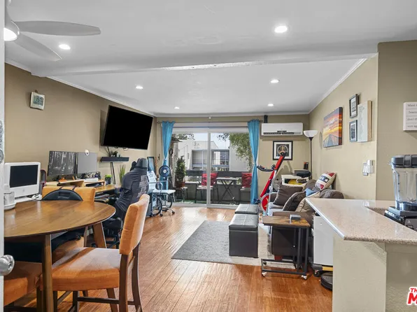 21800 Schoenborn St Unit 225, Canoga Park, CA 91304