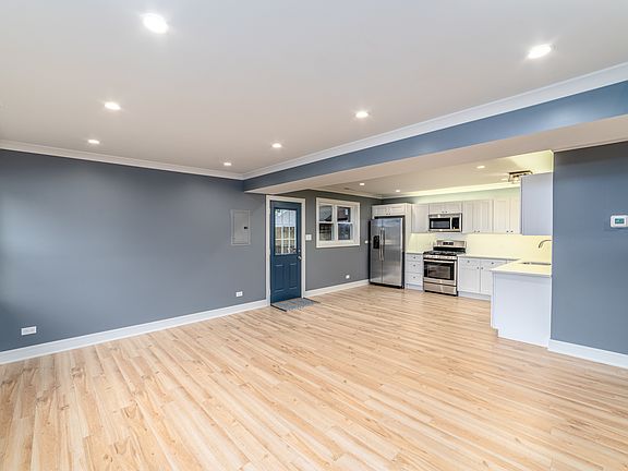 2nd image of 4414 Joliet Ave