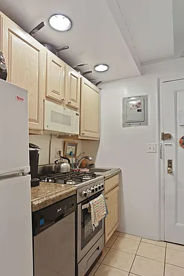 Rented by 9 Realty NYC | media 42