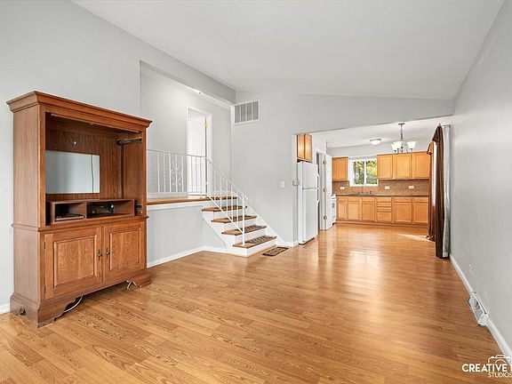 2nd image of 333 W Greenfield Ave