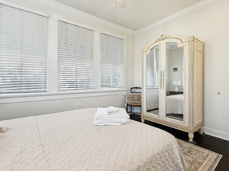 819 Olga St — Photo 11