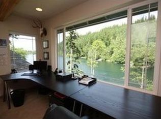 1801 Sleepy Hollow Ln, Bellingham, WA 98226