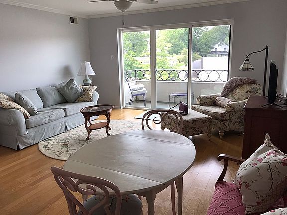 5th image of 1030 N Harrison Ave APT 409