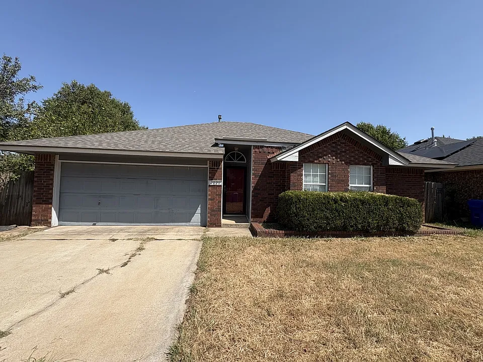 2021 Sierra St