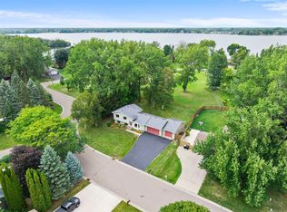 1555 Lamotte Cir, Lino Lakes, MN 55038