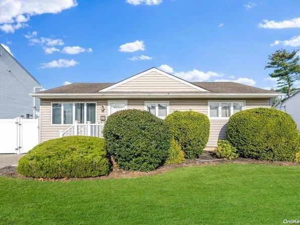 708 Anderson Avenue, Franklin Square, NY 11010