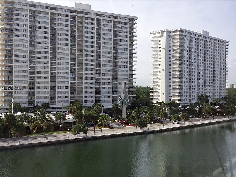 1st image of 220 Kings Point Dr Floor 4