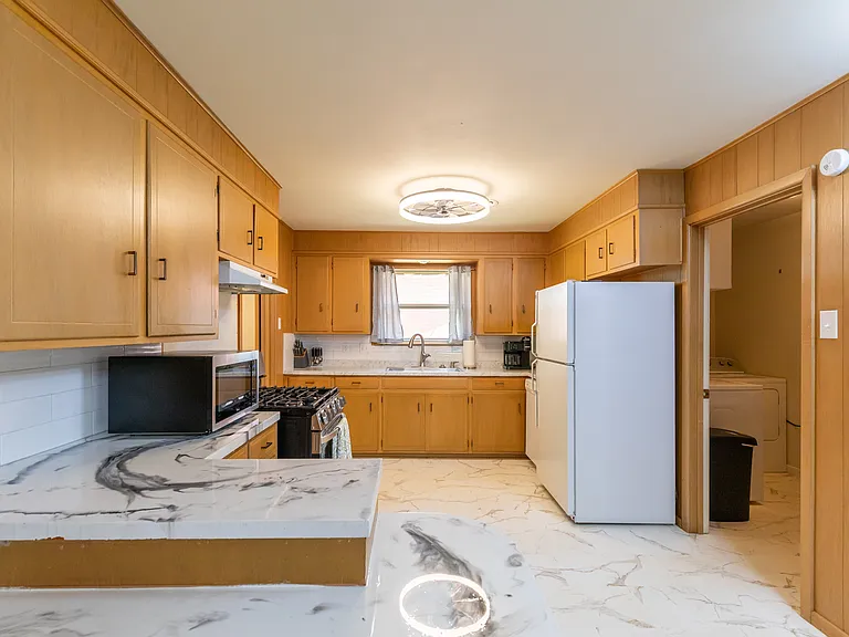 2609 Madison Ave — Photo 7