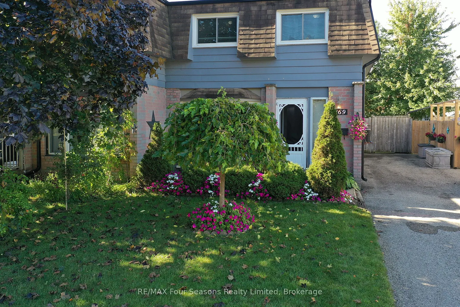 169 Burbank Cres photo 1