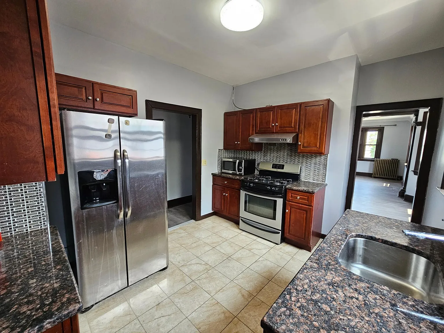 4 bed, 1150 sqft, $2,850 — Photo 2