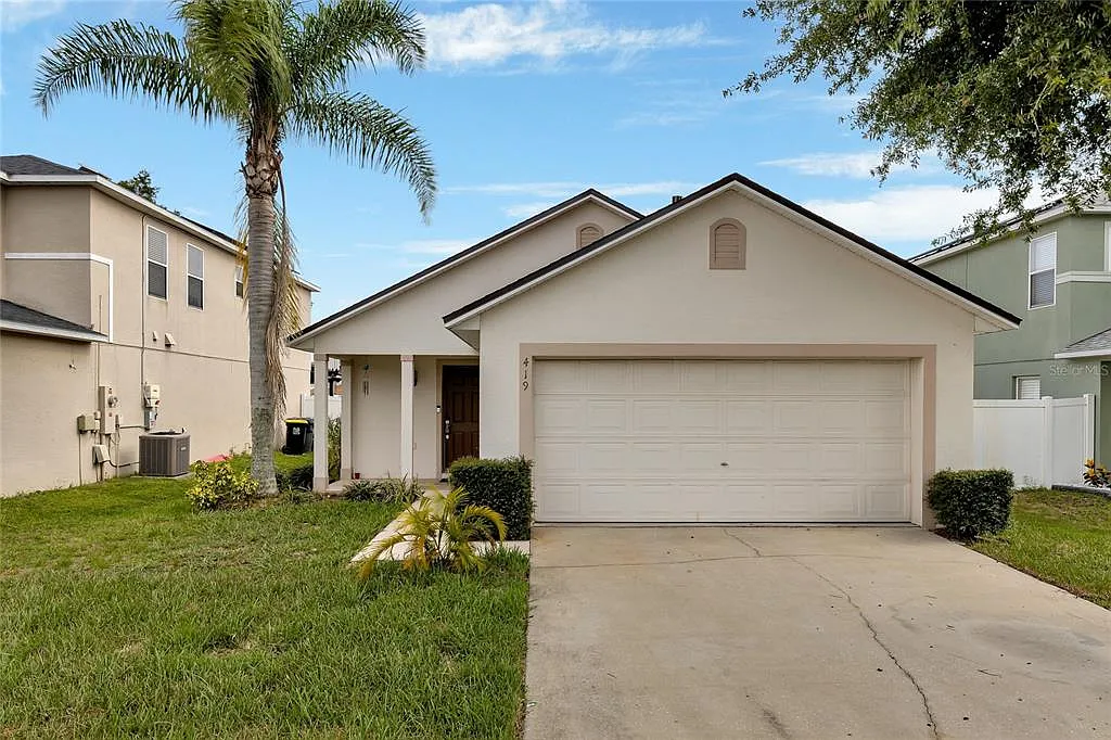 3 bed, 2.0 bath, 1230 sqft, $2,400 — Photo 1