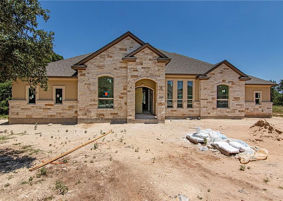 1st image of 10901 Vista Heights Dr