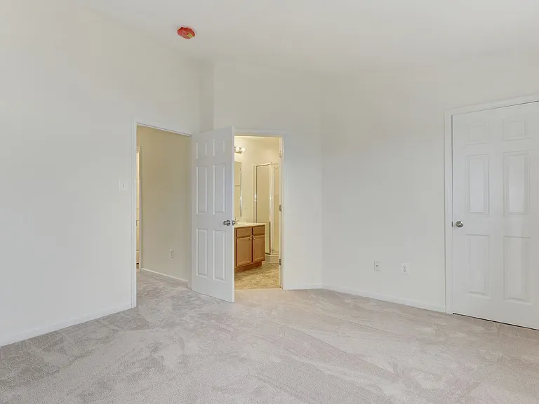 119 Monticello Sq — Photo 14