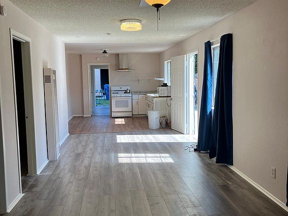 Spaceous living room . Laminate floor