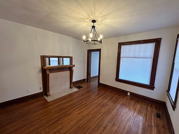 5th image of 2356 N High St #2358