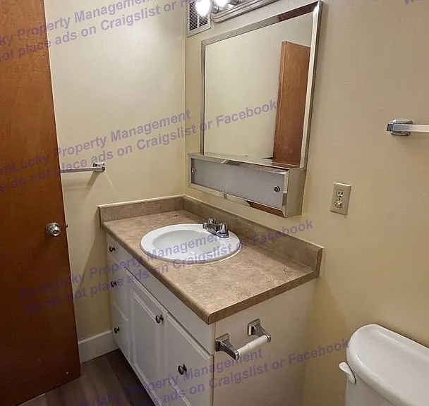 2484 Dexter Ave N #1-8 — Photo 12