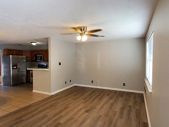 2nd image of 455 Bramblewood Ln APT 8