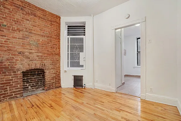 Rented by Bond New York | media 3