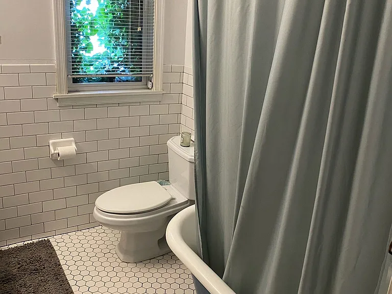 Quincy St NW — Photo 11