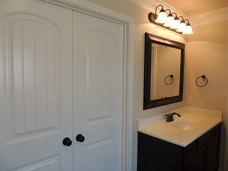5706 Champions Dr — Photo 28