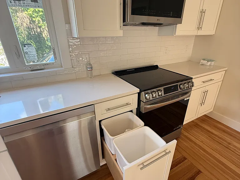 33-35 Leach St #1 — Photo 15