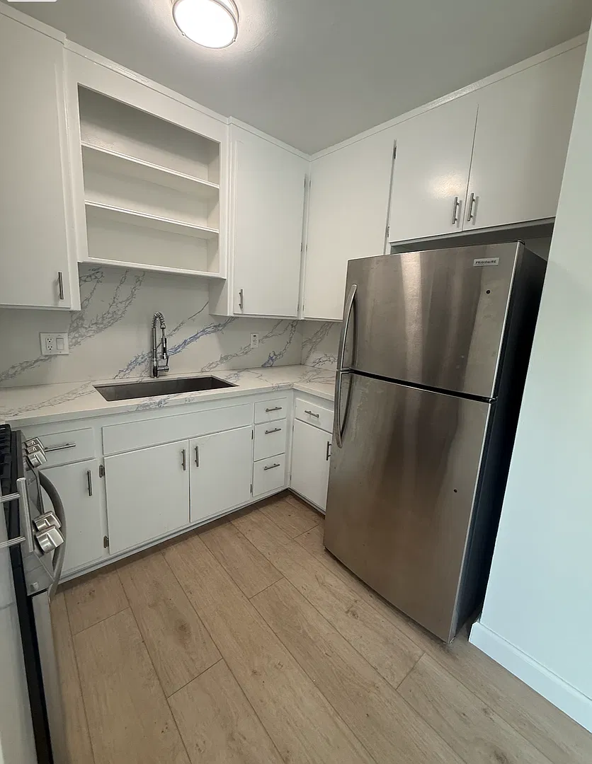 Venice Studio Unit | Controlled Access Building — Photo 4