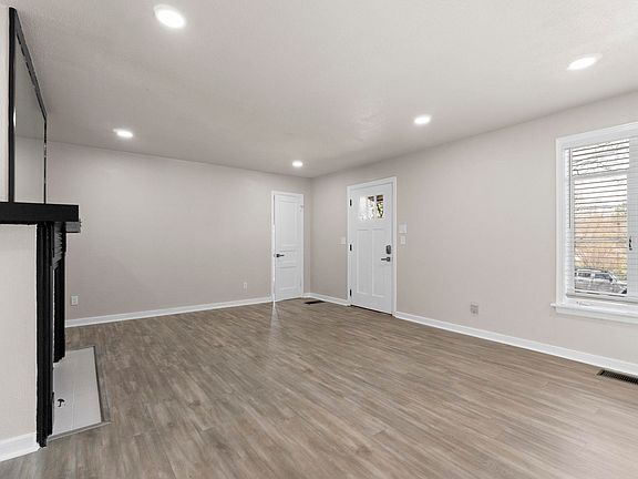 5th image of 3 Fairhills Cir